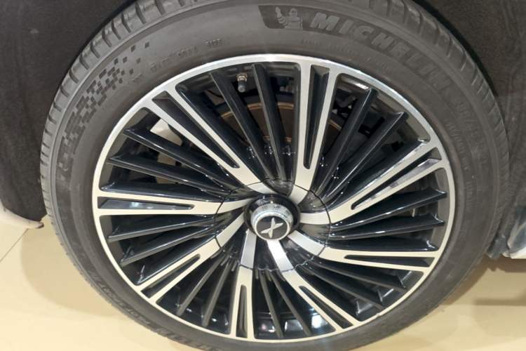Used XPeng G9 2024 570 Max Exterior 5