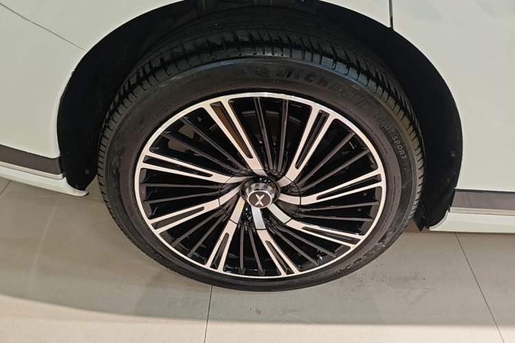Used XPeng G9 2024 702 Pro Exterior 5