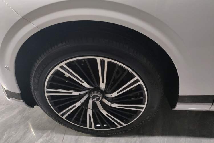 Used XPeng G9 2024 570 Max Exterior 7