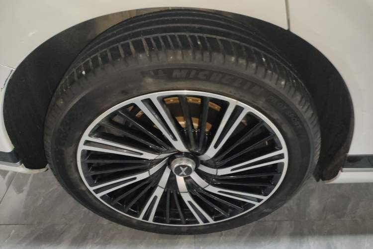 Used XPeng G9 2024 570 Max Exterior 8