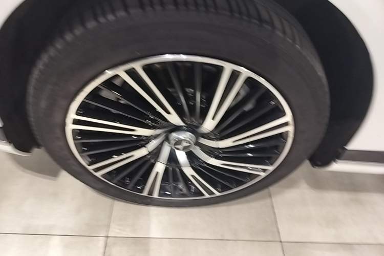 Used XPeng G9 2024 570 Max Left Front Wheel Hub