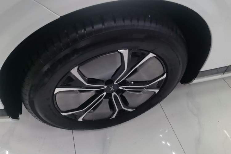 Used XPeng G9 2024 570 Pro Left Front Wheel Hub
