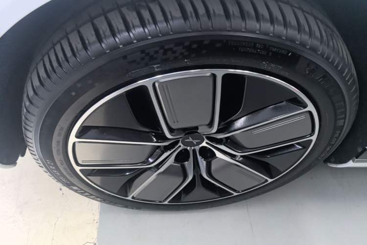 Used XPeng G9 2024 702 Pro Left Front Wheel Hub