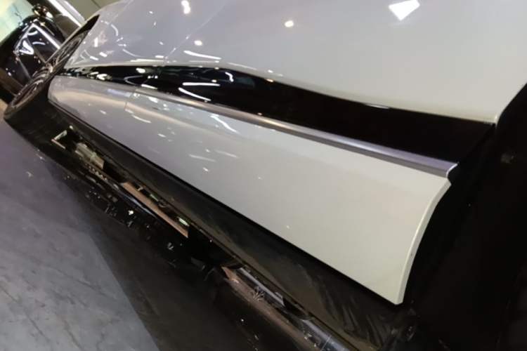 Used XPeng G9 2024 570 Max Left Side Sill