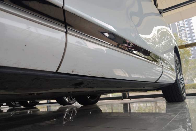 Used XPeng G9 2024 570 Pro Left Side Sill