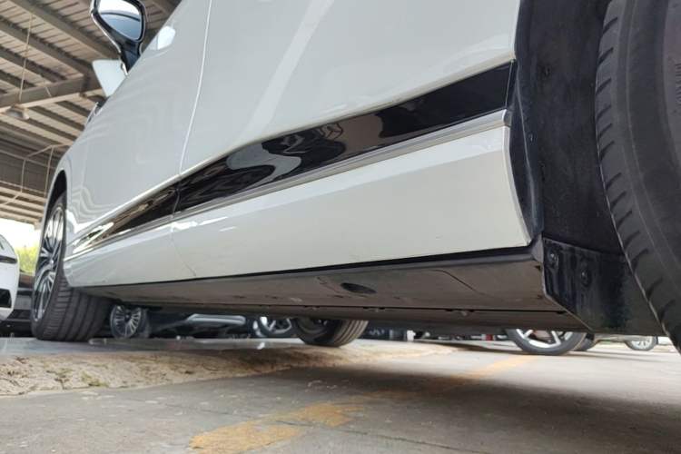 Used XPeng G9 2024 650 Max Left Side Sill