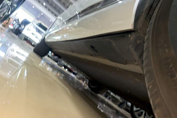 Used XPeng G9 2024 570 Max Left Side Sill