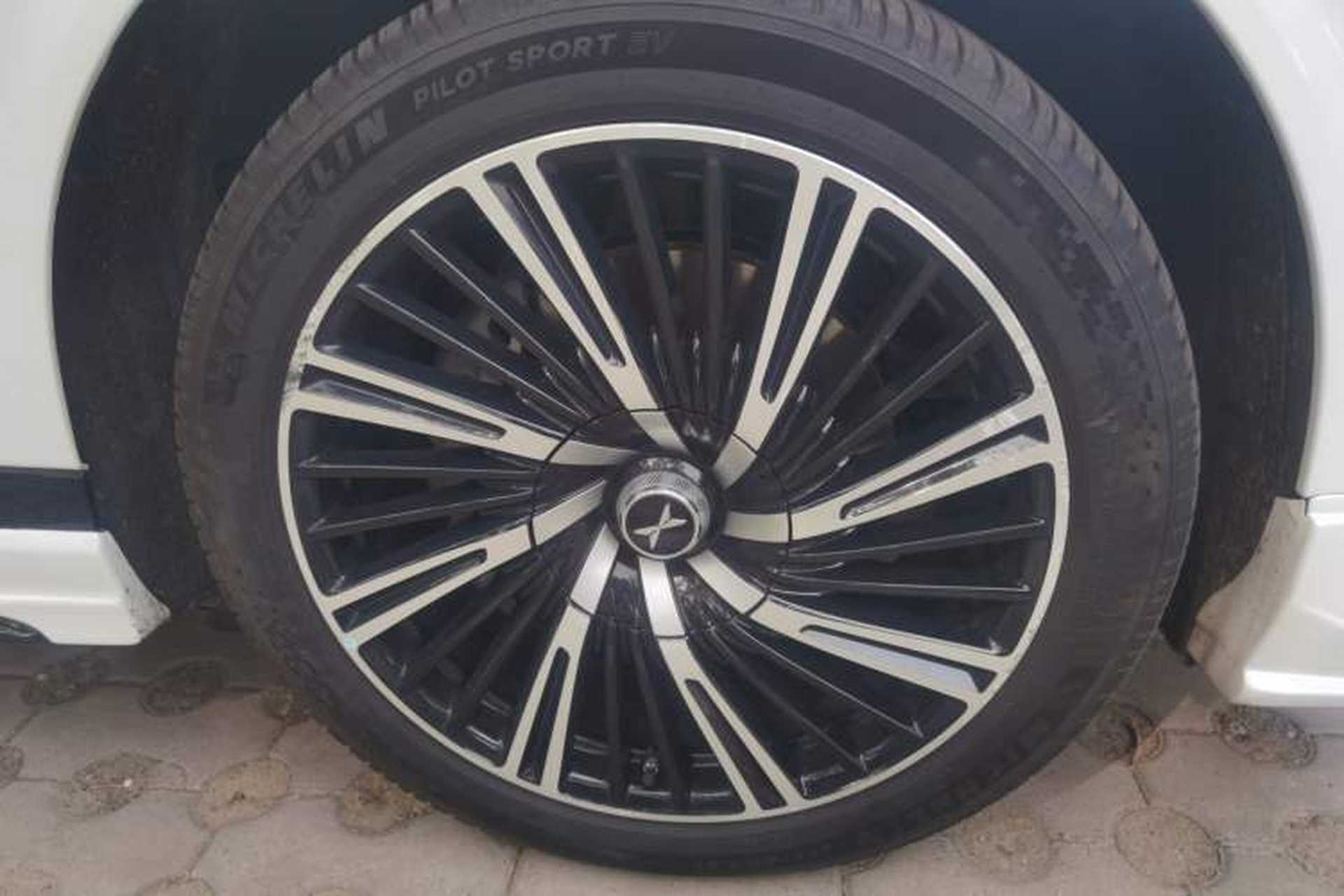 Used XPeng G9 2024 570 Max Right Front Wheel Hub