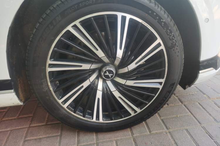 Used XPeng G9 2024 702 Max Right Front Wheel Hub