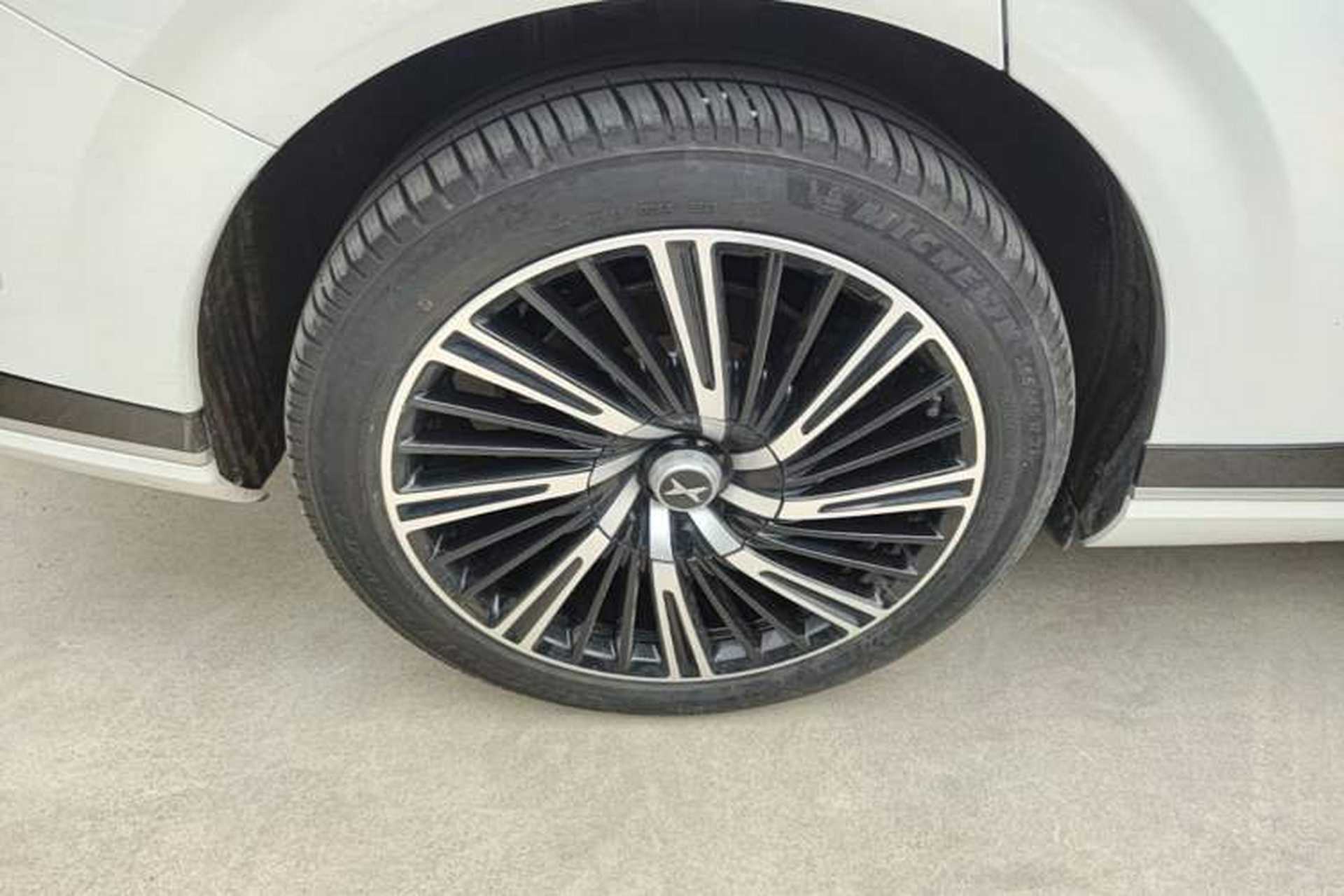 Used XPeng G9 2024 570 Max Right Rear Wheel Hub