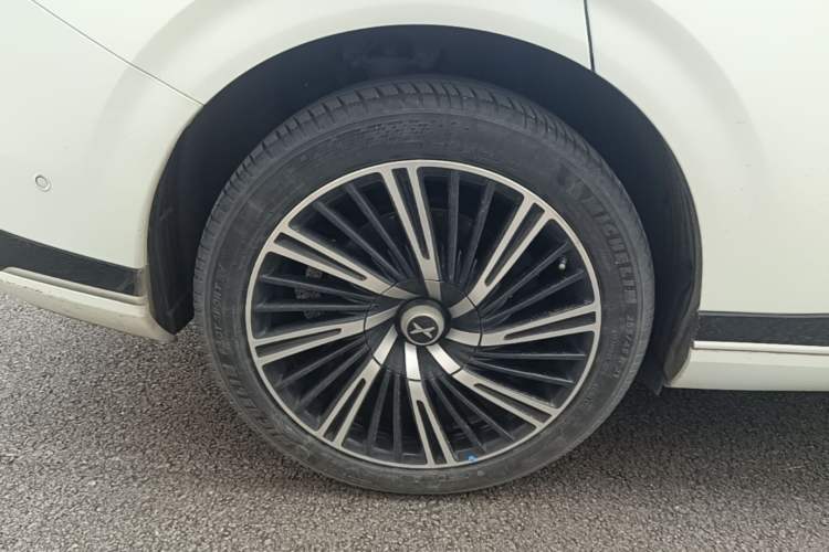 Used XPeng G9 2024 570 Max Right Rear Wheel Hub