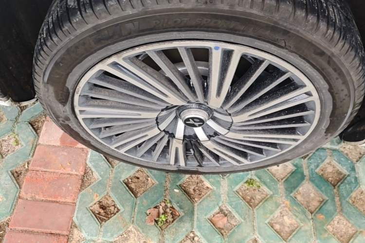Used XPeng G9 2024 702 Max Right Rear Wheel Hub