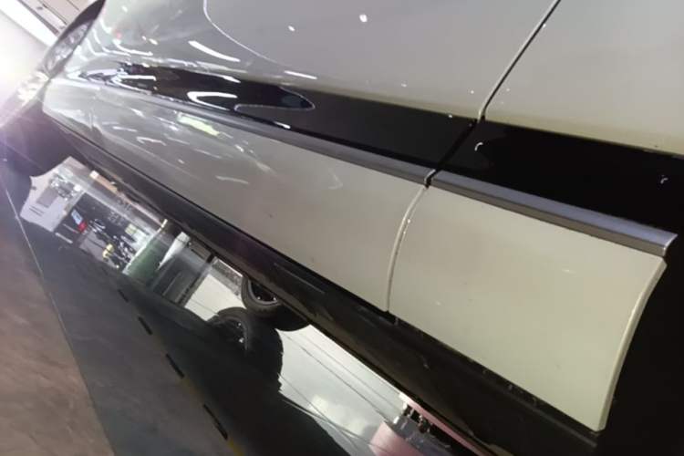 Used XPeng G9 2024 570 Max Right Side Sill