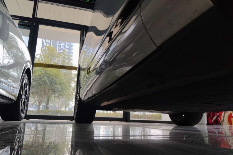 Used XPeng G9 2024 570 Pro Right Side Sill