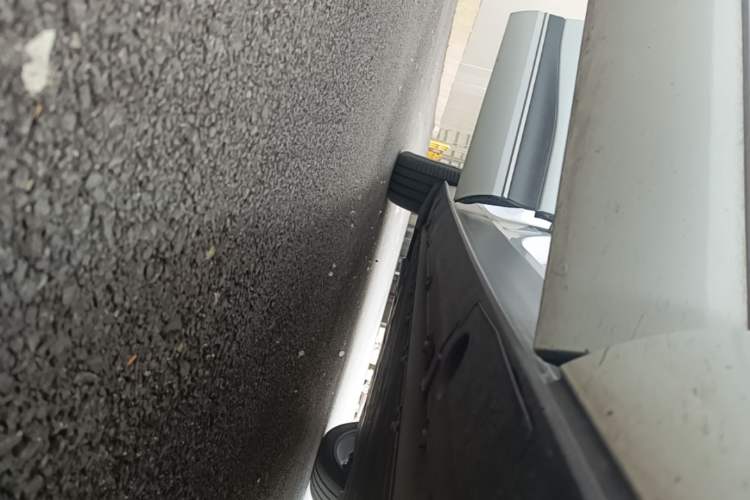 Used XPeng G9 2024 570 Max Right Side Sill