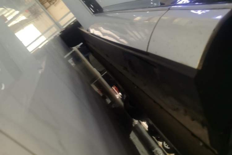 Used XPeng G9 2024 570 Pro Right Side Sill