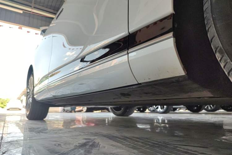 Used XPeng G9 2024 570 Max Right Side Sill