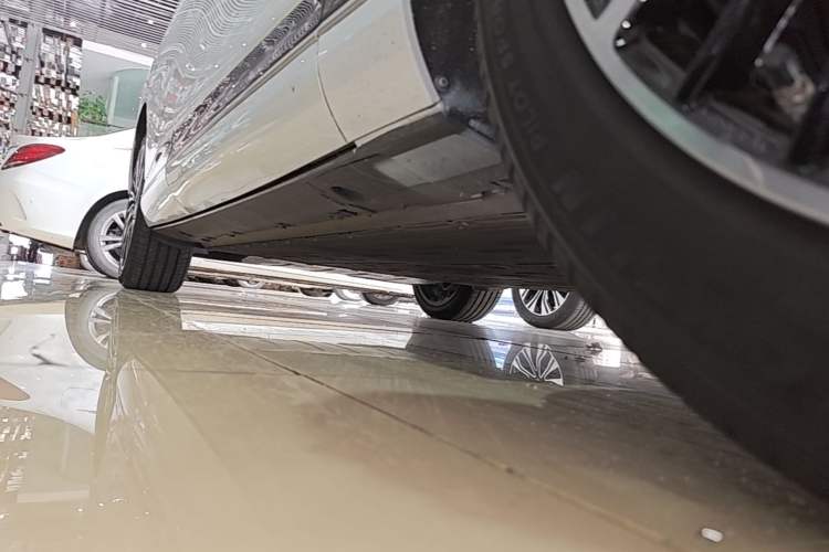 Used XPeng G9 2024 570 Max Right Side Sill