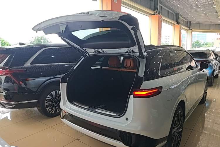 Used XPeng G9 2024 570 Max Trunk