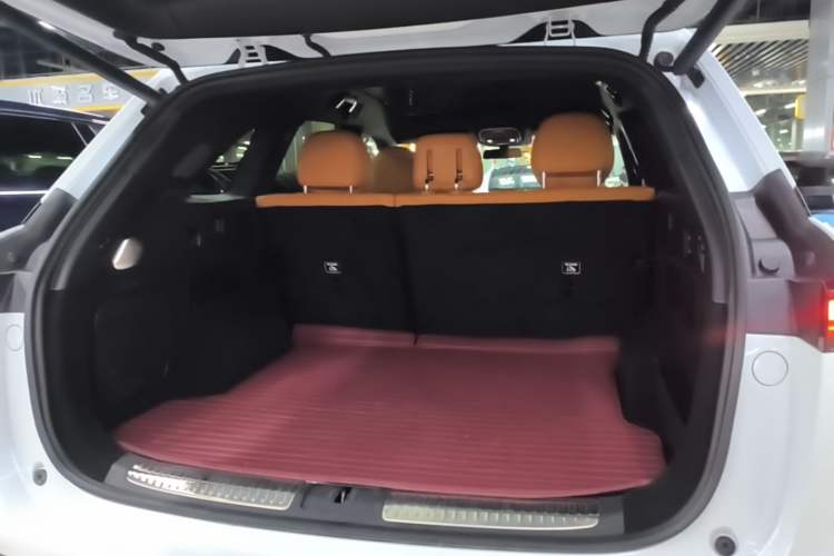 Used XPeng G9 2024 570 Pro Trunk