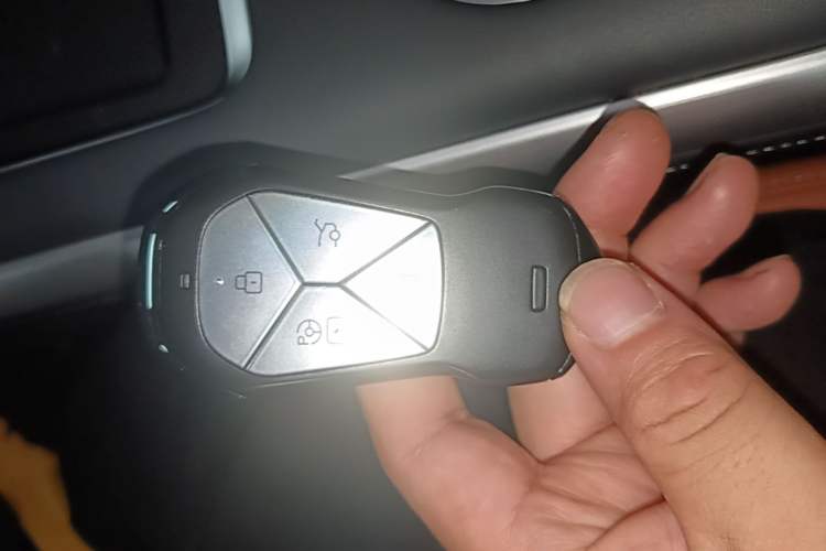 Used XPeng G9 2024 570 Pro Vehicle Key