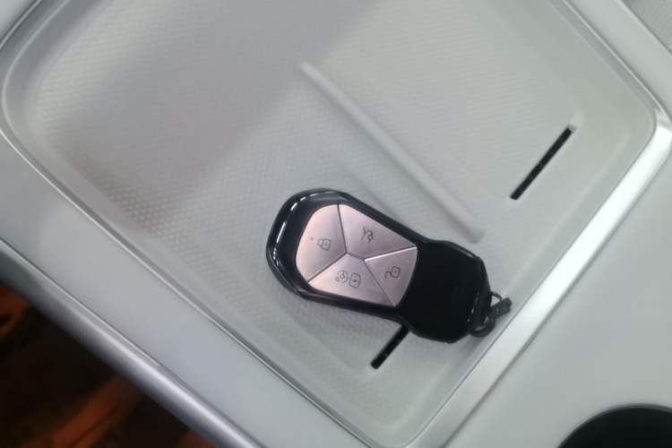 Used XPeng G9 2024 570 Pro Vehicle Key