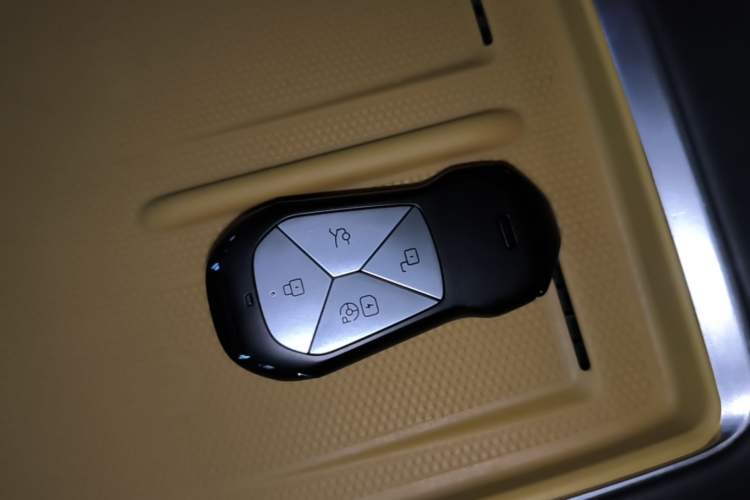 Used XPeng G9 2024 570 Pro Vehicle Key