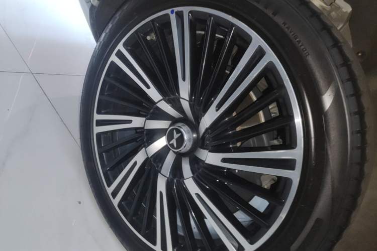 Used XPeng G9 2024 570 Max Right Rear Wheel Hub
