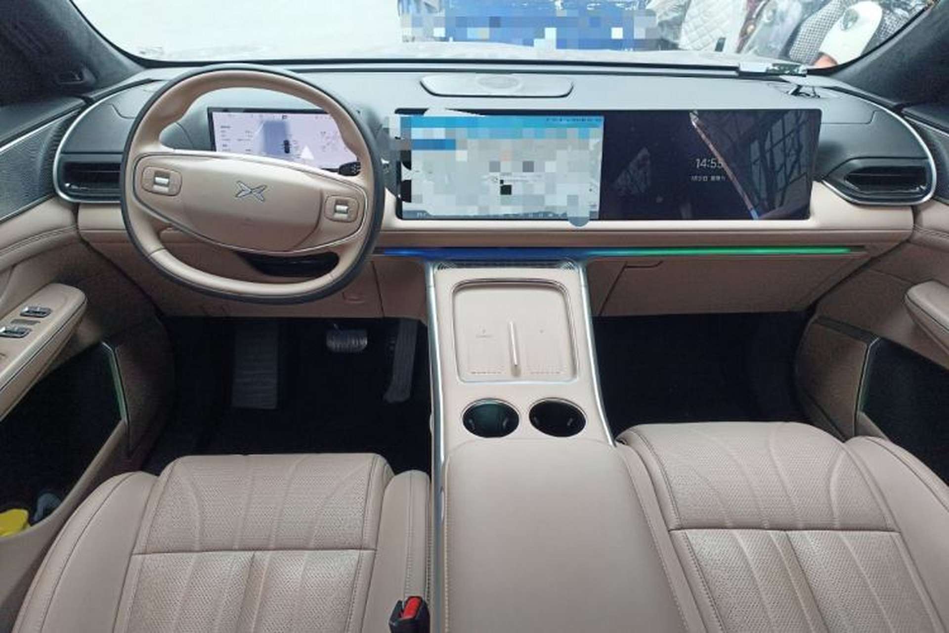 Used XPeng G9 2025 725 with Ultra-Long Range Max Center Console