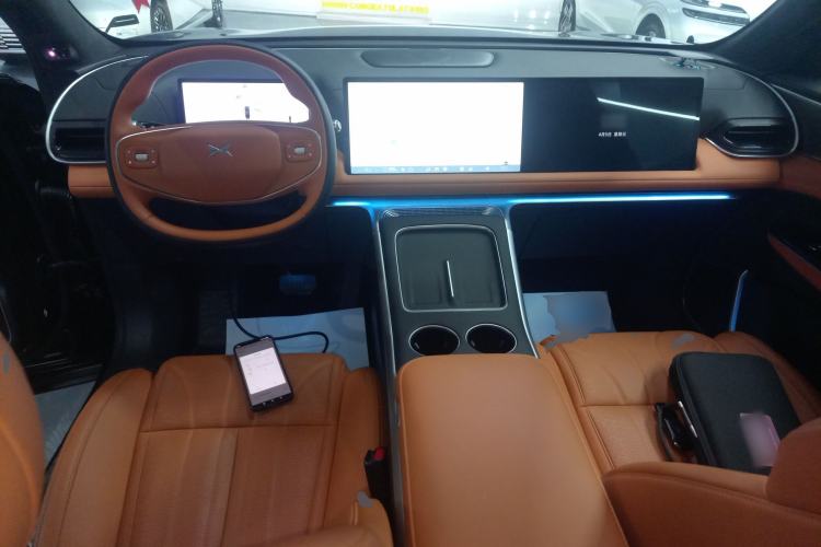 Used XPeng G9 2025 625 Long-Range Max Center Console