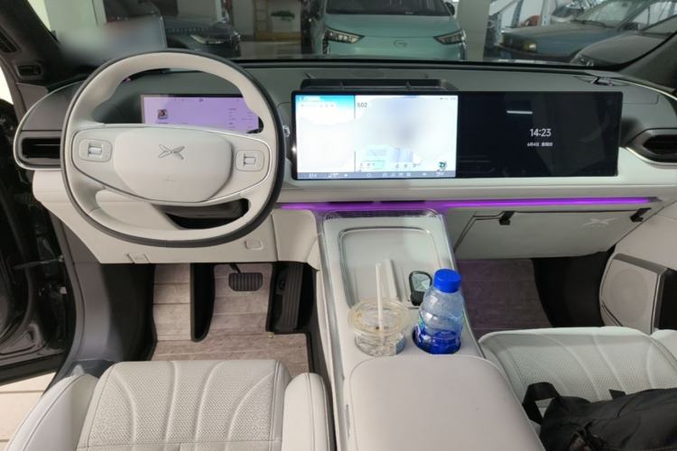 Used XPeng G9 2025 725 with Ultra-Long Range Max Center Console