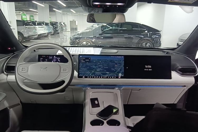 Used XPeng G9 2025 625 Long-Range Max Center Console
