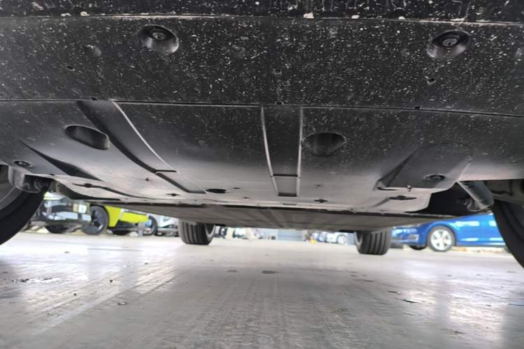 Used XPeng G9 2025 725 with Ultra-Long Range Max Chassis Front
