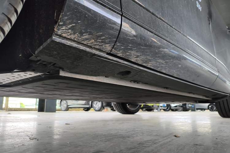 Used XPeng G9 2025 725 with Ultra-Long Range Max Chassis Front Left
