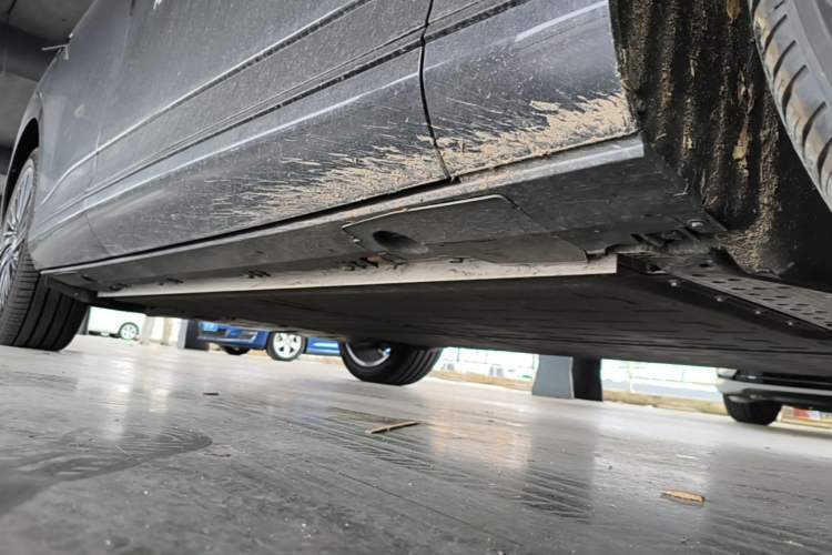 Used XPeng G9 2025 725 with Ultra-Long Range Max Chassis Front Right