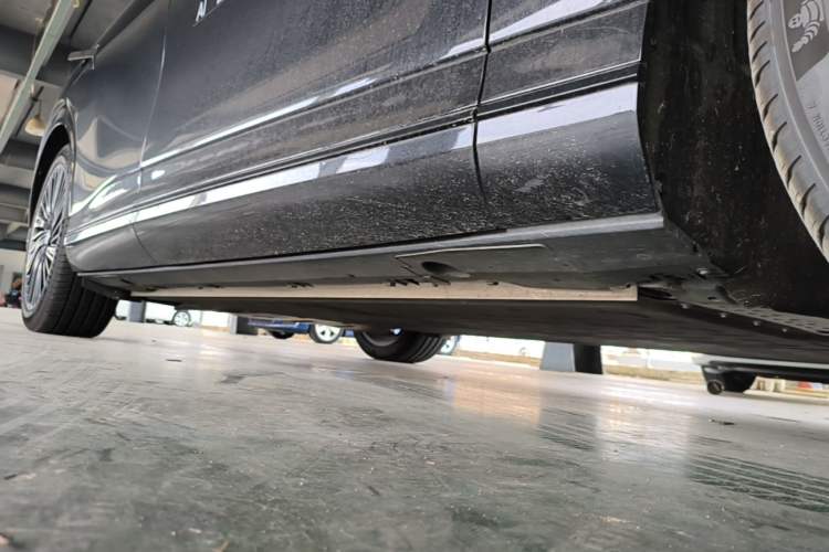 Used XPeng G9 2025 725 with Ultra-Long Range Max Chassis Front Right