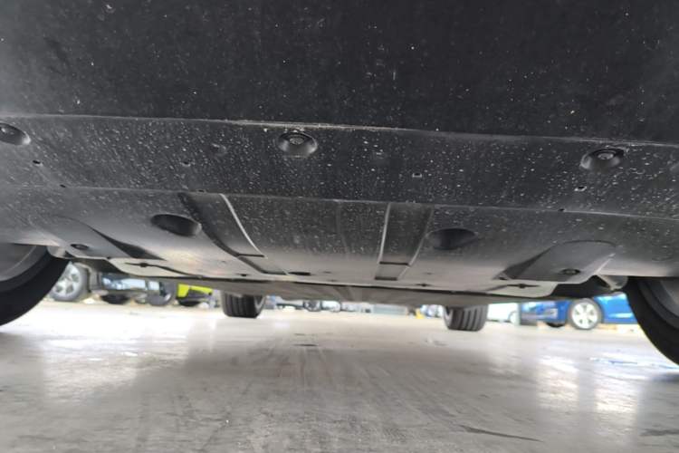 Used XPeng G9 2025 725 with Ultra-Long Range Max Chassis Front