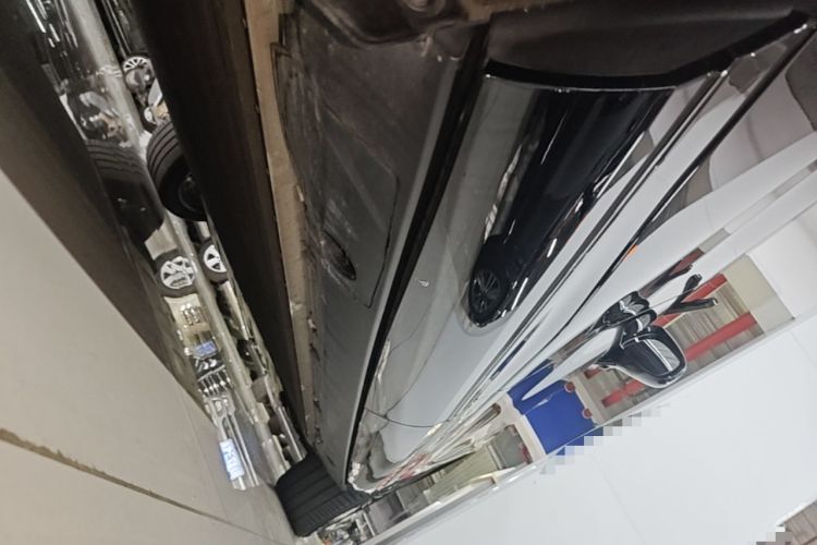 Used XPeng G9 2025 725 with Ultra-Long Range Max Chassis Rear Right