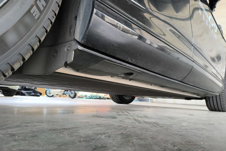 Used XPeng G9 2025 725 with Ultra-Long Range Max Chassis Rear Right