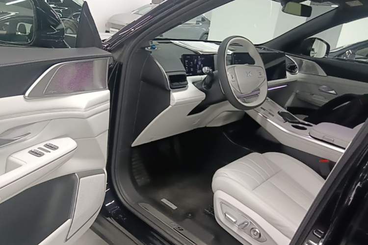 Used XPeng G9 2025 625 Long-Range Max Driver Seat