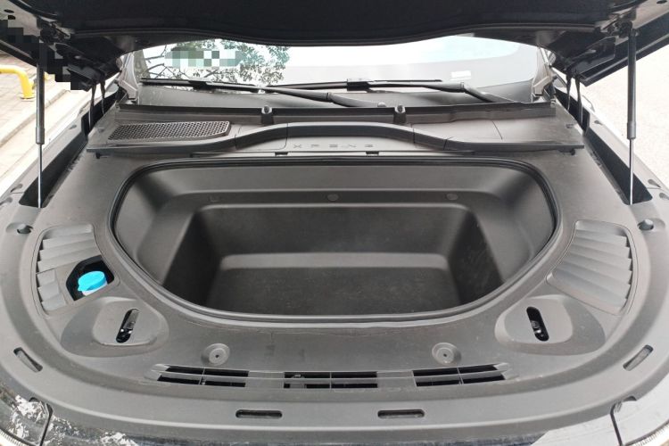 Used XPeng G9 2025 725 with Ultra-Long Range Max Engine Bay