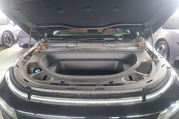 Used XPeng G9 2025 680 Ultra-Long Range All-Wheel Drive Max Engine Bay