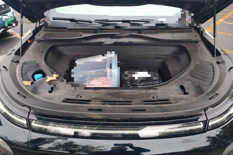 Used XPeng G9 2025 680 Ultra-Long Range All-Wheel Drive Max Engine Bay