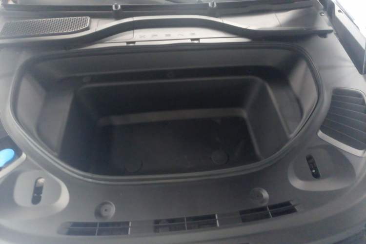 Used XPeng G9 2025 625 Long-Range Max Engine Bay