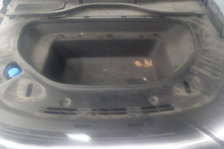 Used XPeng G9 2025 625 Long-Range Max Engine Bay
