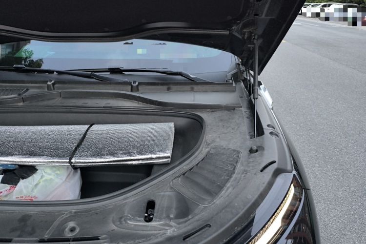Used XPeng G9 2025 725 with Ultra-Long Range Max Engine Bay Left