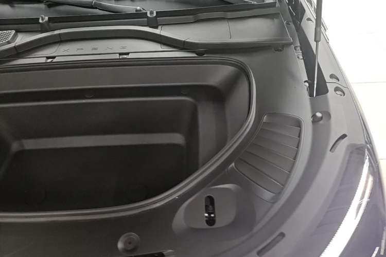 Used XPeng G9 2025 725 with Ultra-Long Range Max Engine Bay Left