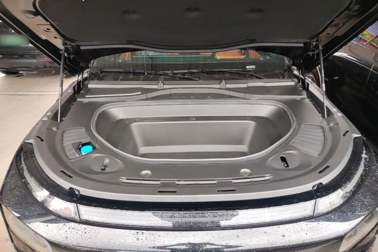 Used XPeng G9 2025 625 Long-Range Max Engine Bay