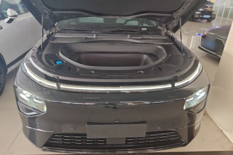 Used XPeng G9 2025 680 Ultra-Long Range All-Wheel Drive Max Engine Bay