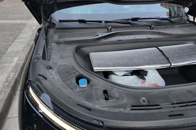 Used XPeng G9 2025 725 with Ultra-Long Range Max Engine Bay Right